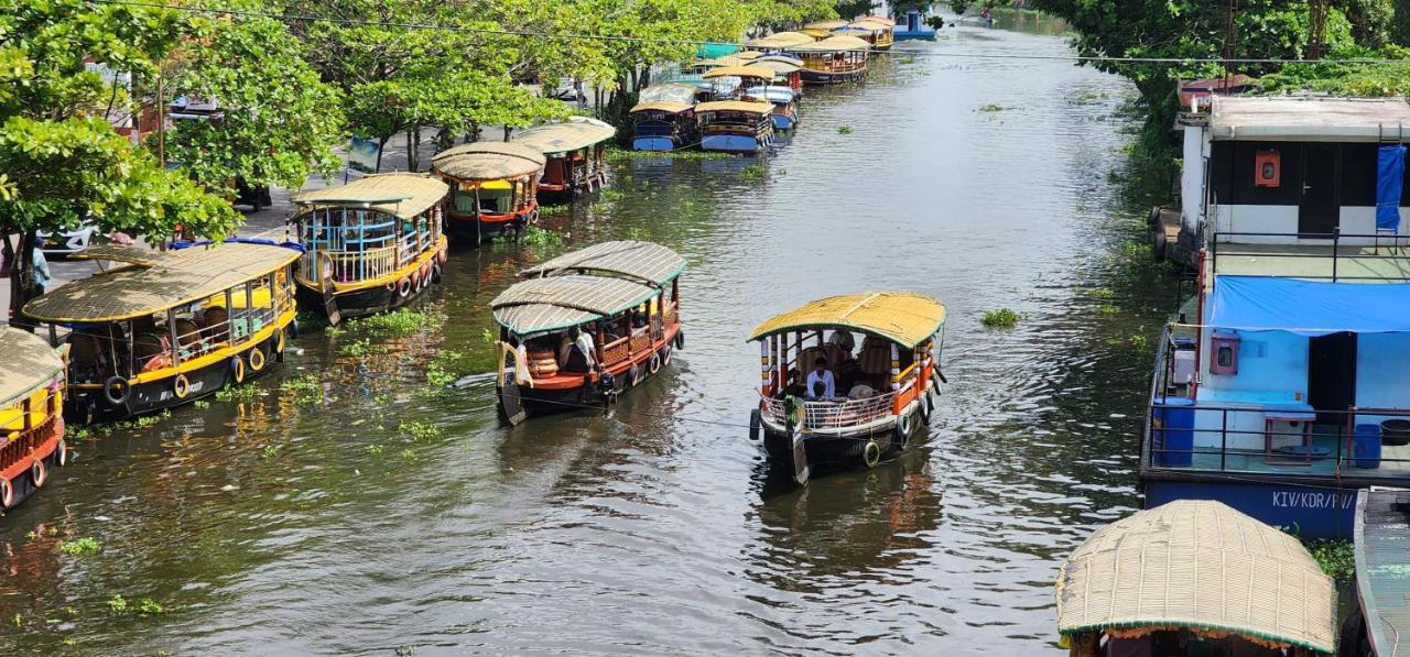 'Marari Johns Homestay' Mararikulam, Alappuzha Kültér fotó